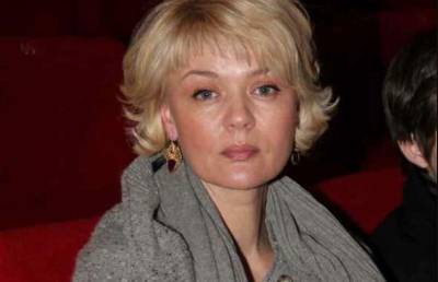Владимир Меньшов - Вера Алентова - Остекленевший взгляд и скупые слезы: Юлия Меньшова у гроба отца - pupolita.ru