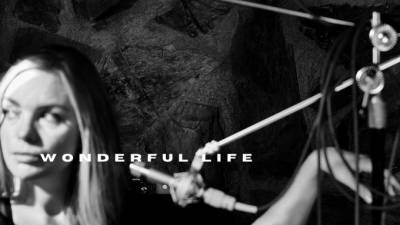 Life - Emika представила новую версию знаменитого трека "Wonderful Life" - piter.tv - Англия