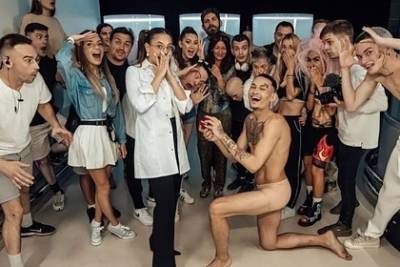 Алишер Валеев - Дилара Зинатуллина - Моргенштерн сделал предложение своей возлюбленной в одних трусах - lenta.ru