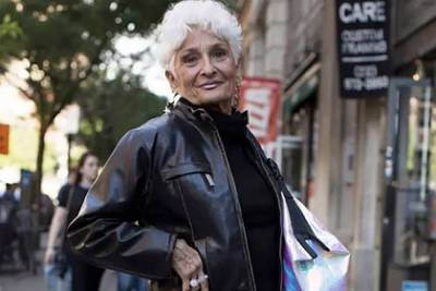 85-летняя женщина ушла от молодого любовника и стала искать нового в Tinder - lenta.ru - США - Нью-Йорк