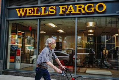 Жителей США оставили без удобных кредитов - lenta.ru - США - Fargo - county Wells