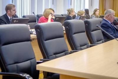 Депутаты Заксобрания отправили Ярилову требование о сокращении числа чиновников - chita.ru