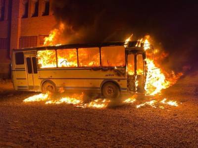 В Астрахани за сутки сгорели автобус и два гаража - astrakhanfm.ru - Астрахань - р-н Советский