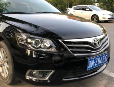 Toyota Camry - Toyota Camry три раза взорвалась во время движения по оживленной улице. ВИДЕО - enovosty.com - Китай