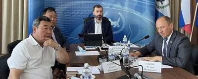 Парламентарии Иркутской области и Якутии взялись за решение задачи спасения реки Лены - runews24.ru - Россия - Иркутская обл. - респ. Саха - Экология