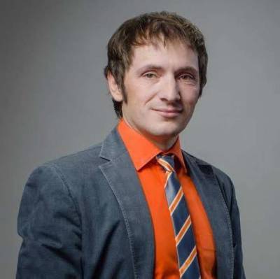 Владимир Зеленский - Петр Порошенко - О трансформациях общественного мнения или почему Зеленский повторяет путь Порошенко - lenta.ua - Украина