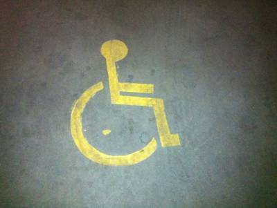 Александр Шишлов - У Мариинской больницы появились парковочные места для инвалидов после жалобы петербуржца - rosbalt.ru