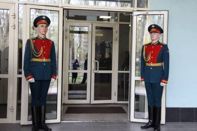 Более 2 тысяч девушек поступают в российские военные вузы в этом году – Учительская газета - ug.ru - Россия