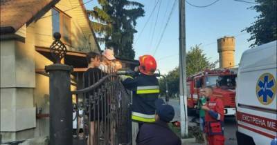 Прыгала на батуте: в Ровенской области девочка напоролась на забор (ФОТО) - dsnews.ua - Украина - Ужгород