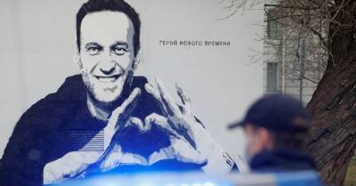 Опрос: треть россиян поддерживает признание структур Навального экстремистскими - rus.delfi.lv - Россия - Латвия