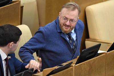 Виталий Милонов - Милонов захотел наказывать за откровенные наряды на улицах Петербурга - lenta.ru - Санкт-Петербург