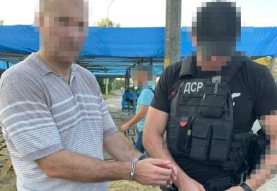 120 тысяч гривен в день: в Киеве сотрудники налоговой "зарабатывали" на бизнесменах (фото) - facenews.ua - Украина - Киев