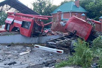 Ехавшие на вызов российские пожарные врезались в забор и погибли - lenta.ru - Красноярск - Хабаровский край