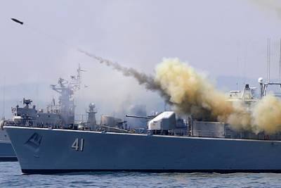 В НАТО оценили связь учений в Черном море и войны в Донбассе - lenta.ru - США - Украина - Болгария