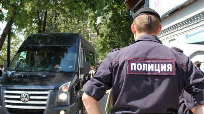 Роман Юнеман - Сборщиков подписей за политика Романа Юнемана задержала полиция - svoboda.org - Москва