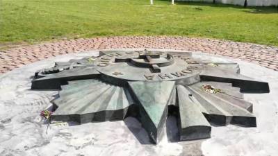 Разгул неонацизма: на Украине сносят памятники героям ВОВ и прославляют фашизм - vesti.ru - Россия - Украина - Киев - Львов