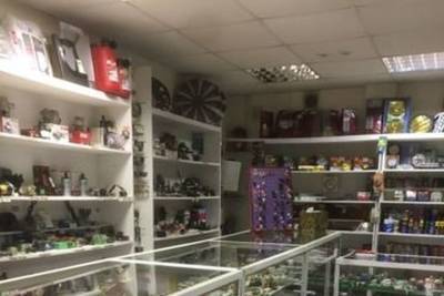 В Омске выставлен на продажу автомагазин за 1,3 миллиона рублей - omsk.mk.ru - Омск