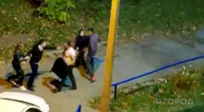 В Чебоксарах четверо мужчин устроили драку во дворе: "Гена! Гена! Гена, не надо!" - pg21.ru - Чебоксары