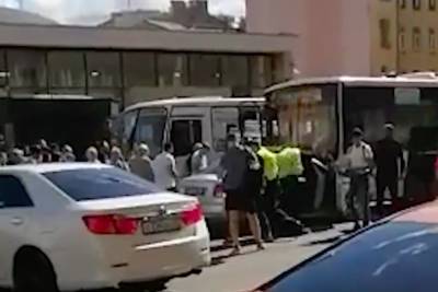 В Петербурге сотрудники ДПС попали в аварию по пути на место ДТП - abnews.ru - Санкт-Петербург - район Василеостровский, Санкт-Петербург
