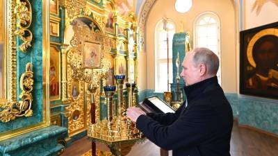 Владимир Путин - Путин посетил Коневский монастырь в Ленинградской области - russian.rt.com - Россия - Ленинградская обл.