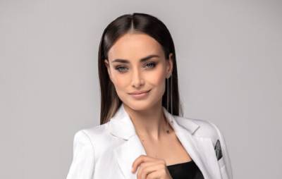 Ксения Мишина - "Холостячка" Мишина после разрыва с Эллертом пококетничала на камеру в вышиванке: "Українська дівчинка" - sport.politeka.net - Украина