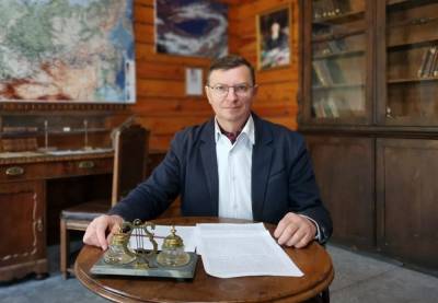 Александр Богданов - Александр Александрович - Александр Богданов: "Одна hi—tech скамейка с подсветкой может легко разрушить весь исторический облик" - lipetskmedia.ru - Россия
