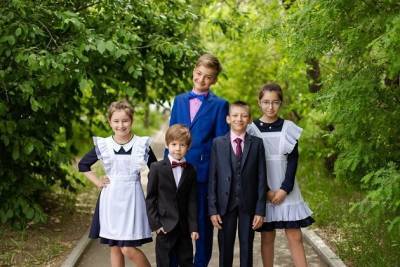 Блузы, сарафаны, юбки, костюмы и фартуки для школы поступили в «Для самых главных» в Чите - chita.ru - Чита
