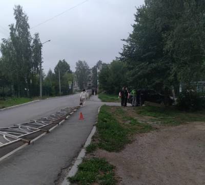 На Урале пьяная мать поехала с 4-месячным ребенком за молоком и устроила ДТП - znak.com - Свердловская обл. - Первоуральск