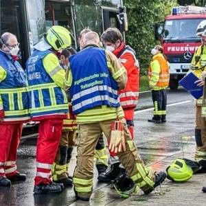 В Германии грузовик протаранил автобус: есть жертвы - reporter-ua.com - Германия - земля Нижняя Саксония