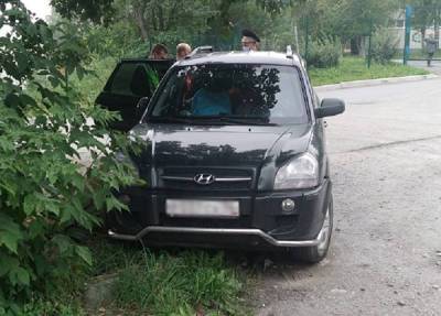 В Первоуральске сильно пьяная мать с 4-месячным ребенком в салоне авто переехала человека - nakanune.ru - Россия - Свердловская обл. - Первоуральск