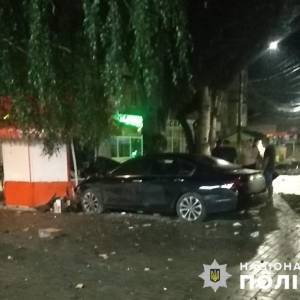 В Запорожской области автомобиль влетел в магазин. Фото - reporter-ua.com - Украина - Запорожская обл. - Мелитополь