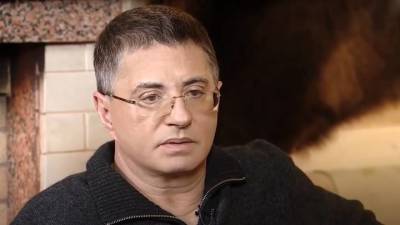 Александр Мясников - «Это такие бестии»: доктор Мясников объяснил, откуда в его больнице тараканы и почему врачи не носят маски - vm.ru - Москва
