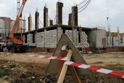 Александр Богомаз - Губернатор побывал на строительстве школы в центре Брянска - mk.ru - Брянск - Брянская обл.