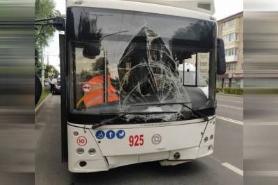 В Чебоксарах троллейбус без тормозов протаранил пассажирский микроавтобус - cheb.mk.ru - респ. Чувашия - Чебоксары