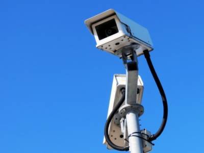В Ленобласти мотоциклист атаковал булыжником треногу с камерой, фиксирующей скорость - rosbalt.ru - Ленинградская обл. - р-н Всеволожский