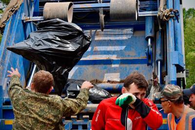 В Бурятии прошел первый чемпионат по сбору мусора на Байкале - lenta.ru - респ.Бурятия
