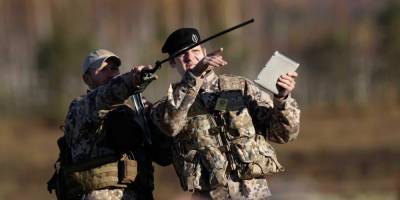 Артис Пабрикс - Латвия задействует армию для наведения порядка на границе с Белоруссией - ruposters.ru - Белоруссия - Литва - Латвия