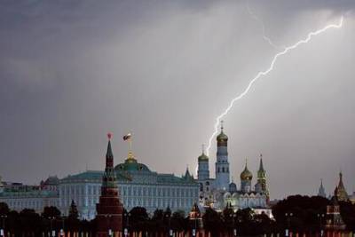 Михаил Леус - В МЧС предупредили москвичей о сильном ливне с грозой - lenta.ru - Москва - Московская обл.