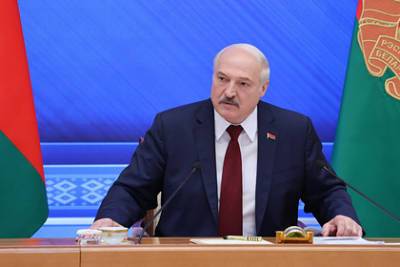 Александр Лукашенко - Мария Голубева - Миграционный кризис назвали отчаянной попыткой Лукашенко ослабить ЕС - lenta.ru - Белоруссия - Латвия