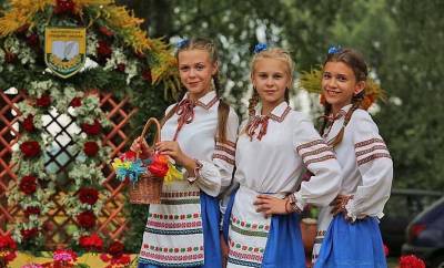 Пестрое шествие и флористическая шоу-программа. Фестиваль цветов пройдет в Щучинском районе в ближайшую субботу - grodnonews.by - Белоруссия - район Щучинский