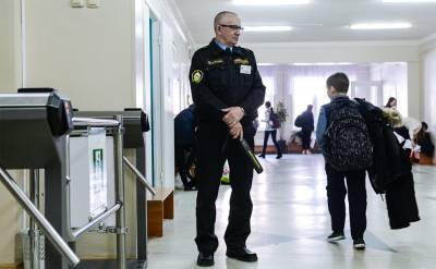 Почти 300 млн. рублей выделено в Удмуртии на обеспечение безопасности в школах - gorodglazov.com - респ. Удмуртия - Ижевск
