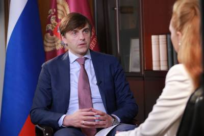 Сергей Кравцов - В России вводят новый уровень среднего образования – «Профессионалитет» – Учительская газета - ug.ru - Россия