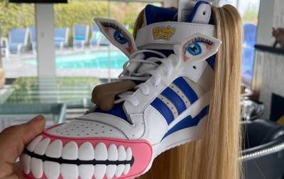 Комик из США вместе с Adidas создал сумасшедшие кроссовки и мира - cursorinfo.co.il - США