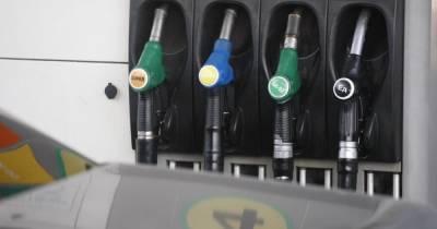 Павел Сорокин - В Минэнерго назвали стоимость бензина на заправках без сдерживания цен на внутреннем рынке - klops.ru - Россия - Reuters
