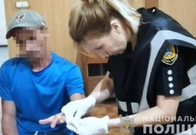 В Одессе мужчина убил ножницами соседа за оскорбление дочери (видео) - facenews.ua - Украина - Одесса