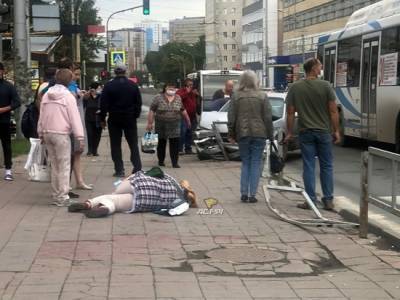 В Новосибирске по вине пьяного водителя Toyota пострадал пешеход - runews24.ru - Новосибирск