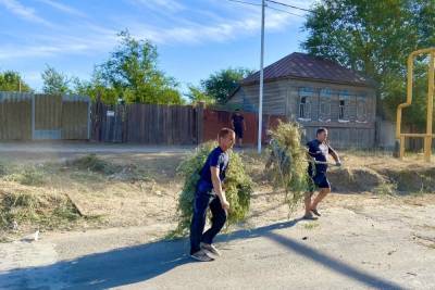 Регоператор поддержал жителей с. Капустин Яр в проведении субботника - ast.mk.ru