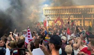 В Литве полиция применила слезоточивый газ для разгона акции против ковид-ограничений - newizv.ru - Литва