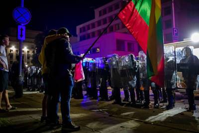 Агне Билотайте - В Литве сочли беспорядки у парламента и в лагере мигрантов «гибридной атакой» - lenta.ru - Литва - Вильнюс