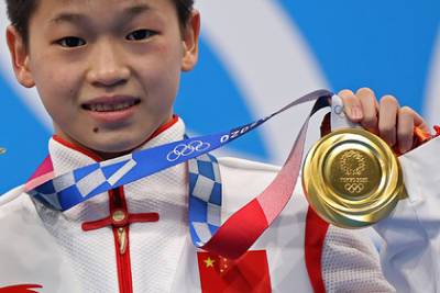 Семья 14-летней олимпийской чемпионки из Китая отказалась от 3 миллиардов рублей - lenta.ru - Китай - Токио